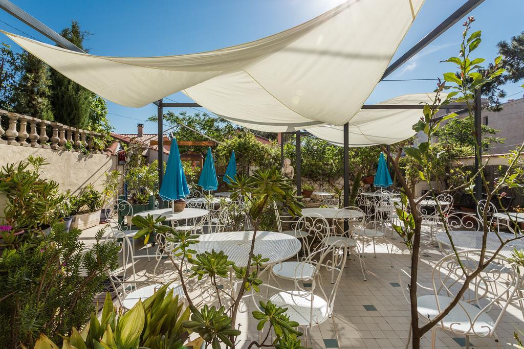 Hotel Restaurant - Villa Les Sirenes アルジェレス・シュル・メール エクステリア 写真